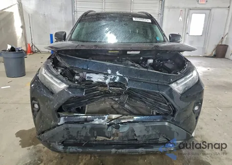 2023 Toyota Rav4 Xle Premium z USA, uszkodzony, nr VIN 2T3A1RFV8PW386844